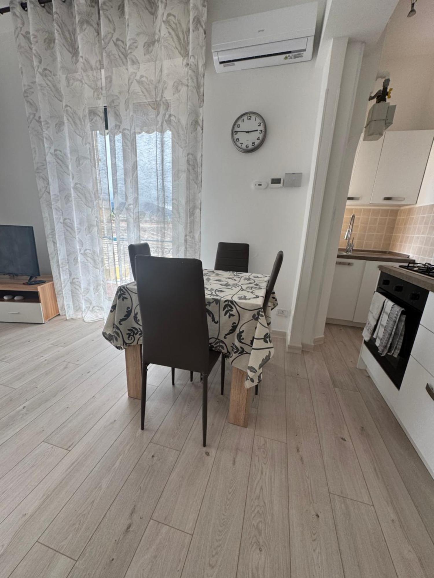Sunnyhouse Apartment *